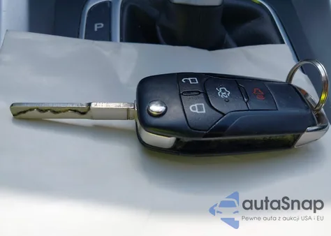 2015 Ford Fusion Se z USA, uszkodzony, nr VIN 1FA6P0H78F5123683